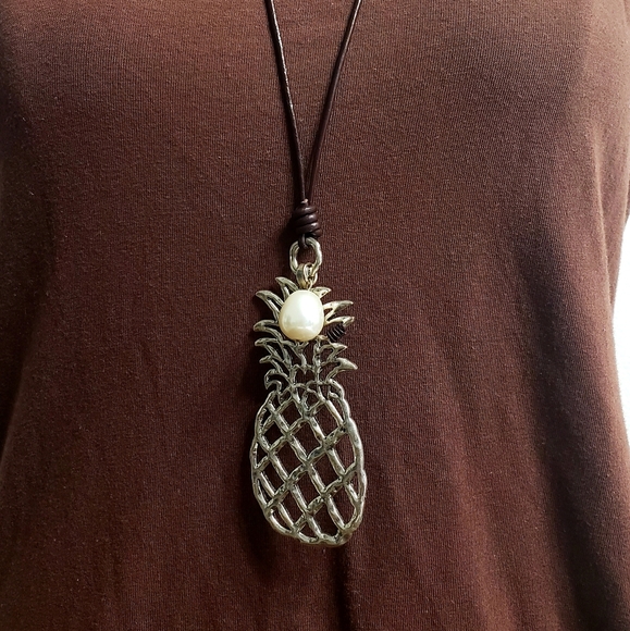 Sweet Pineapple Pendant with Faux Pearl. - Picture 1 of 7